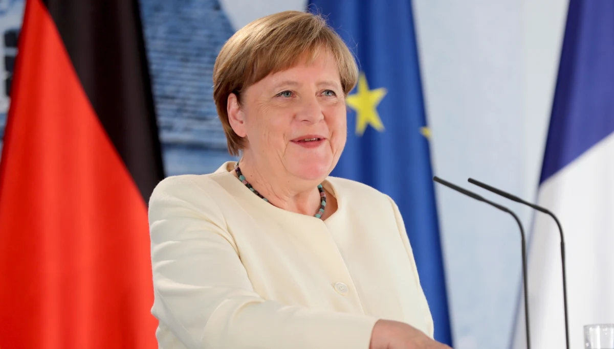 Pierwszego lipca Niemcy przejmują przewodnictwo w UE. Przypadnie ono na czas największego kryzysu w historii Wspólnoty. Niemieccy dyplomaci starają się obniżyć wysokie oczekiwania wskazując, że sukcesem byłaby zgoda w sprawie budżetu i porozumienie z Wielką Brytanią.