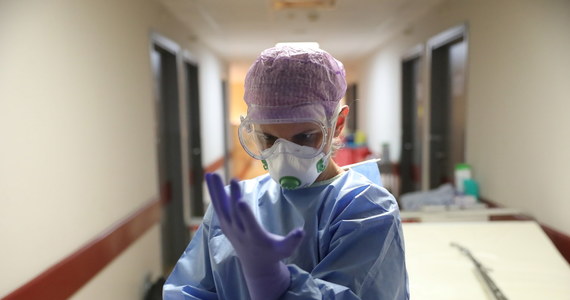 W Szpitalu Specjalistycznym nr 1 w Bytomiu wyleczono pierwszego pacjenta chorego na Covid-19 wykorzystując do tego osocze innego ozdrowieńca. 59-letni wyleczony pacjent opuścił już szpital - podała placówka.