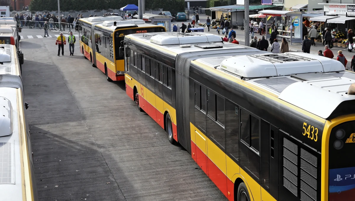 W środę posłowie Prawa i Sprawiedliwości Paweł Lisiecki i Agnieszka Soin wraz ze stołecznym radnym z PiS Wiktorem Klimiukiem rozpoczęli kontrolę w Zarządzie Transportu Miejskiego. Kontrola dotyczy m.in. umów, jakie zawarło miasto z firmami świadczącymi usługi transportowe w Warszawie. 