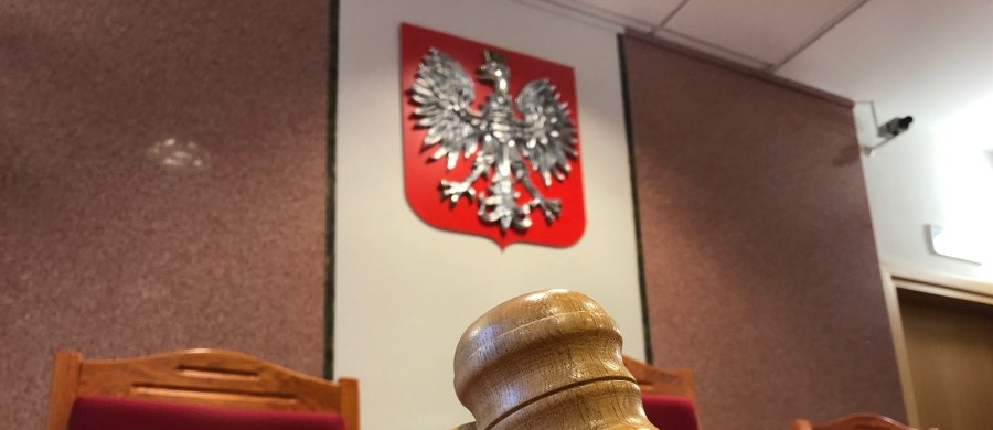 Przed Sądem Rejonowym w Pruszkowie zapadł wyrok ws. kierowcy karetki, który jadąc z niedozwoloną prędkością, śmiertelnie potrącił na pasach 9-letnią dziewczynkę. Mężczyzna został skazany na 5,5 roku więzienia.