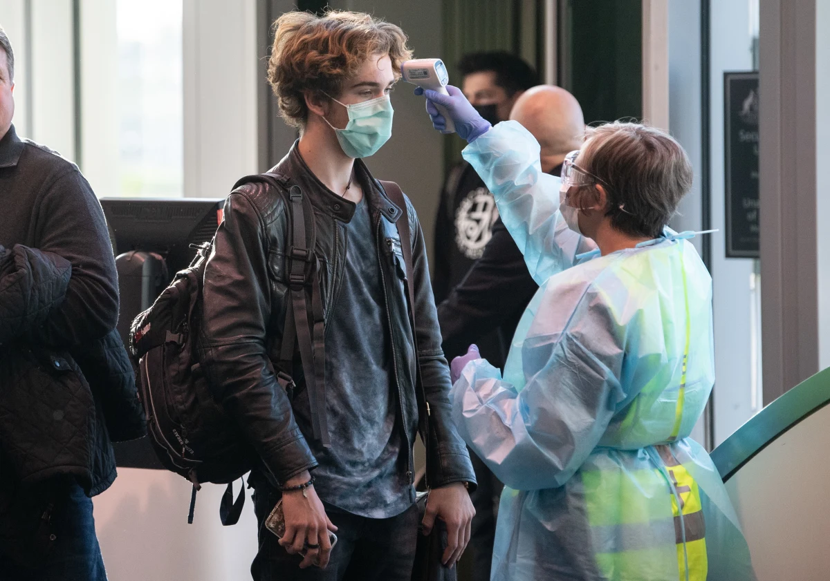 Eksperci medyczni z całego świata skrytykowali umowę między rządem USA i koncernem Gilead. Zgodnie z nią niemal cała produkcja leku remdesivir, stosowanego w leczeniu Covid-19, z najbliższych dwóch miesięcy ma zostać zarezerwowana dla pacjentów w Ameryce.