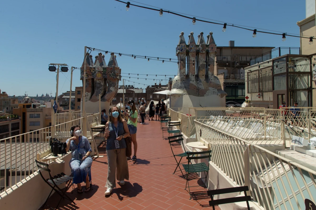 Rząd popularnego wśród turystów regionu Katalonia w Hiszpanii przygotowuje ośrodki kwarantanny w celu izolowania turystów mających symptomy Covid-19. Taką informację przekazała minister zdrowia regionu Alba Verges, cytowana w czwartek przez dziennik „El Mundo”.