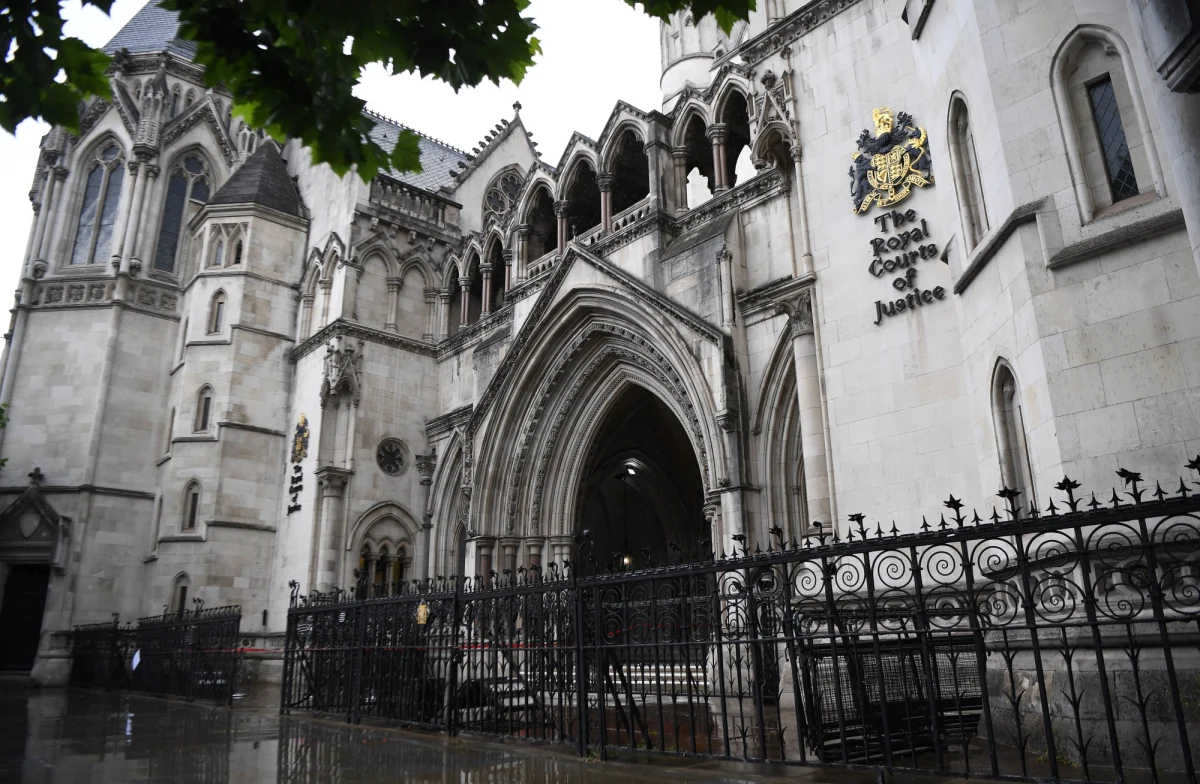 Wielka Brytania jednoznacznie uznała lidera opozycji w Wenezueli Juana Guaido za prezydenta tego kraju - orzekł w piątek angielski sąd w sprawie, rozstrzygającej czy Guaido, czy Nicolas Maduro powinien kontrolować przechowywane w Londynie złoto o wartości miliarda dolarów.