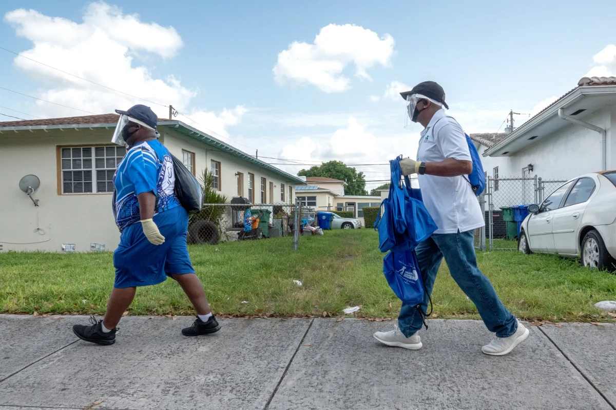 W Stanach Zjednoczonych wykryto w ciągu doby rekordową liczbę 55 274 przypadków koronawirusa - poinformował Reuters. W aż 36 stanach rośnie odsetek testów z wynikiem pozytywnym.