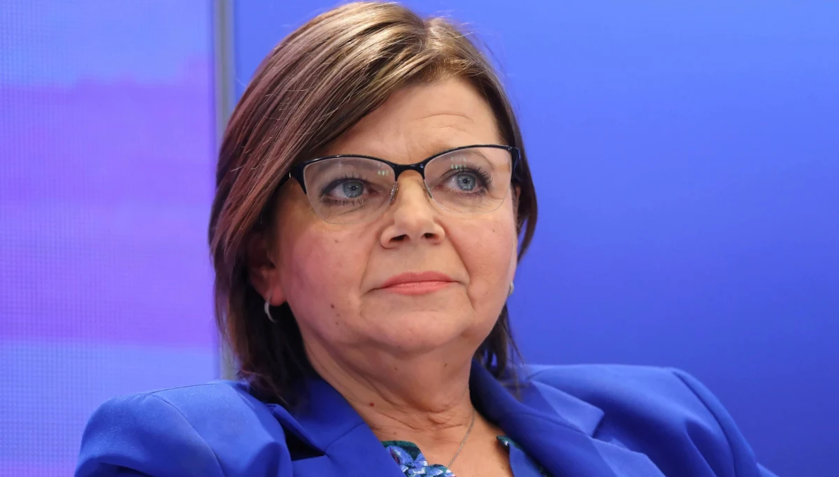 Prezydent Andrzej Duda powinien wywiązać się ze zobowiązań - tak Izabela Leszczyna (KO) uzasadnia wniosek, aby do porządku obrad Sejmu dołączyć trzy projekty ustaw. Zapowiedziała, że jej klub poprze obniżkę VAT do 22 proc. i kwotę wolną 8 tys. zł. Z kolei w sprawie przewalutowania kredytów frankowych ma nie być dyscypliny klubowej. 