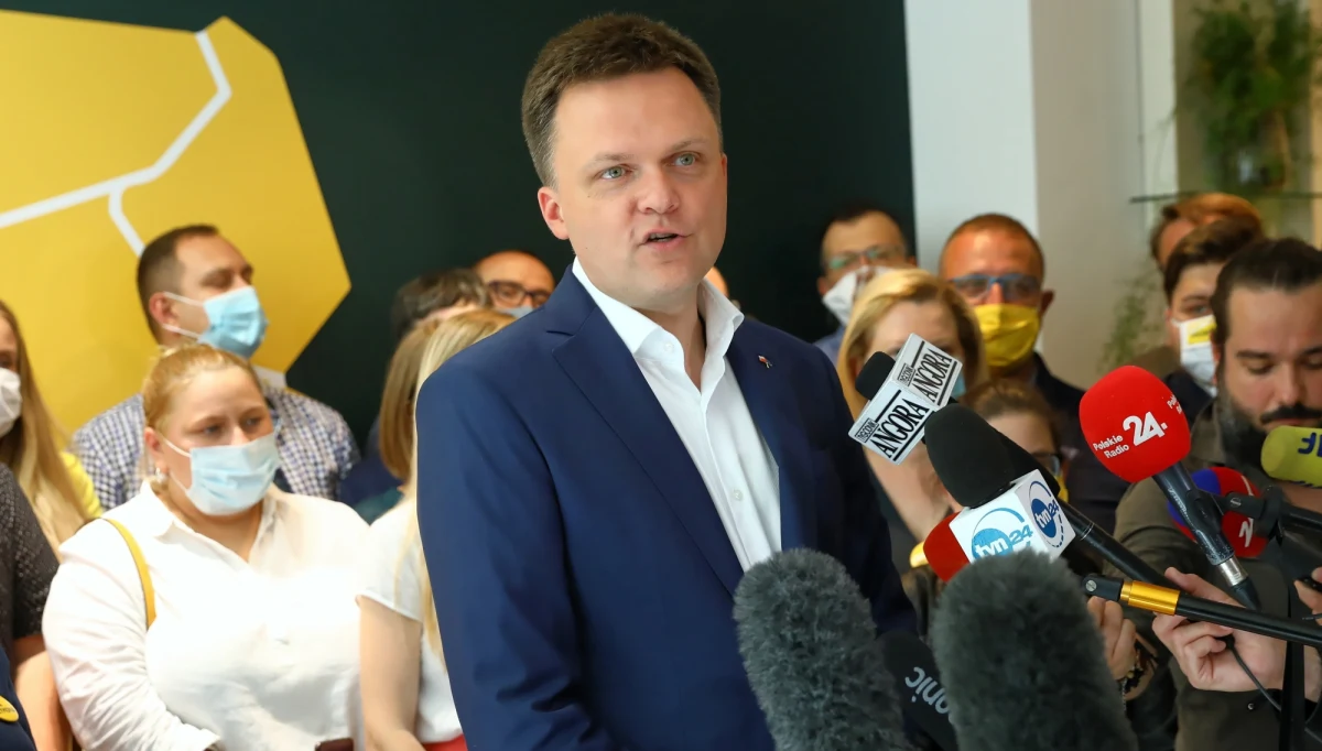 Przekazanie nadwyżki środków z kampanii wyborczej Szymona Hołowni na stowarzyszenie "Polska 2050" nie wchodzi w grę. Ruch nie ma osobowości prawnej - powiedział PAP pełnomocnik sztabu Szymona Hołowni, Michał Kobosko. 