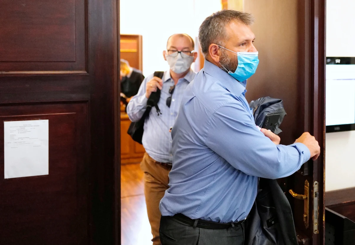 Sąd dyscyplinarny przy Sądzie Apelacyjnym w Katowicach nie uwzględnił wniosku obrony o umorzenie postępowania sędziego Waldemara Żurka, obwinionego o to, że nie podjął pracy w wydziale, do którego go przeniesiono. Nie zgodził się także na przekazanie tej sprawy do Sądu Najwyższego.