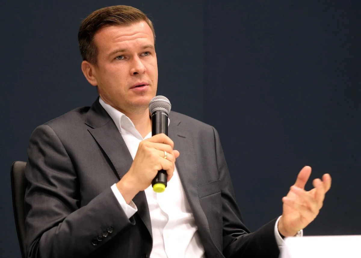 Okres pandemii i zakaz podróżowania mocno przełożył się na działalność WADA, czyli Światowej Agencji Antydopingowej. Jej pracownicy z powodu zakazów podróży nie mogli np. normalnie przeprowadzać testów antydopingowych. "Jeżeli komuś się wydaje, że może oszukiwać i stosować środki dopingujące nie trenując i nie biorąc udziału w zawodach i chce ukryć to oszustwo, to ono prędzej czy później wyjedzie na światło dzienne" - podkreśla szef WADA Witold Bańka w rozmowie z RMF FM. Z byłym ministrem sportu o tym, jak Agencja pracuje w czasie pandemii, rozmawiał dziennikarz RMF FM Wojciech Marczyk.