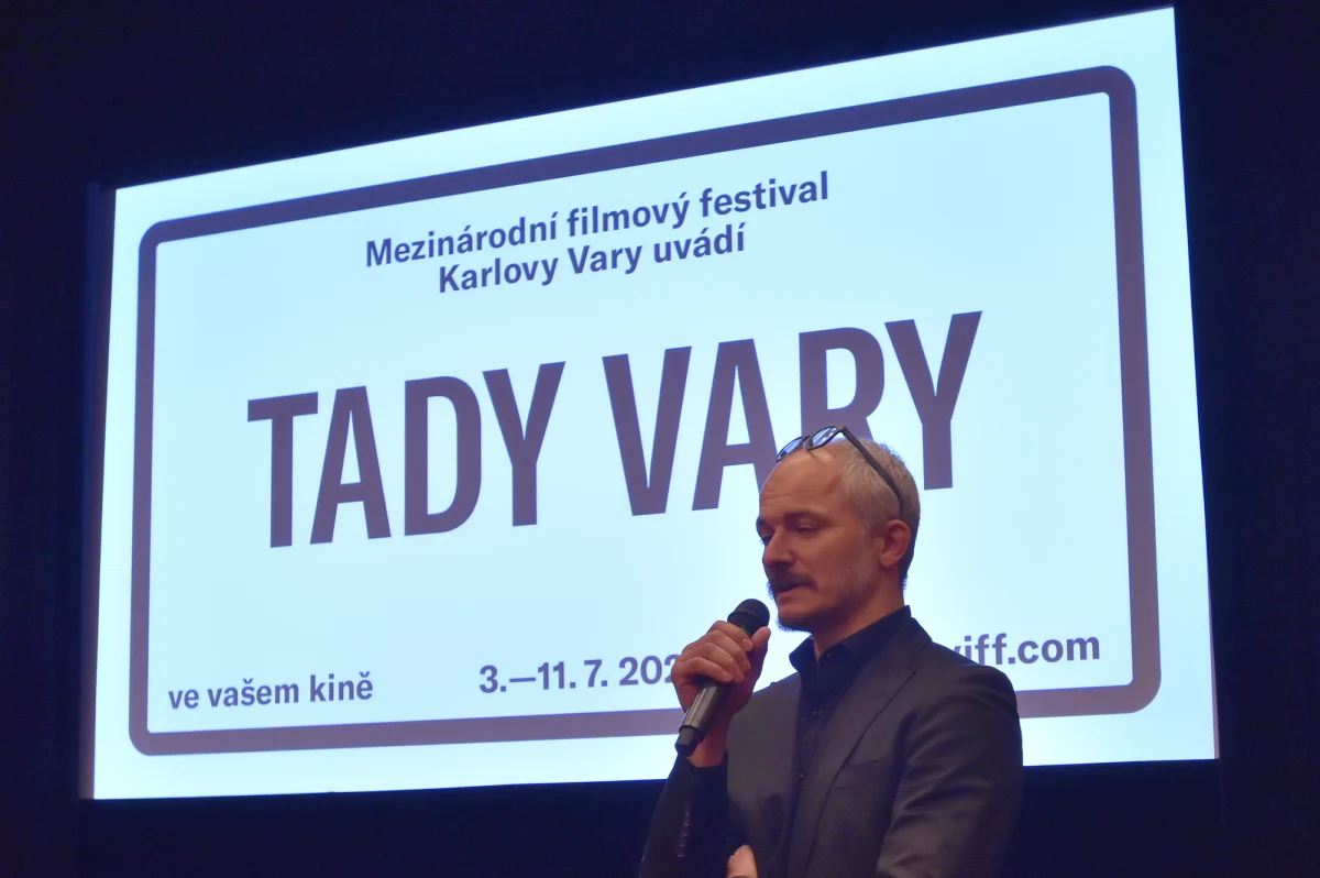 W 96 kinach w Czechach rozpoczęły się w piątek projekcje filmów wybranych przez organizatorów Międzynarodowego Festiwalu Filmowego w Karlowych Warach. Impreza została odwołana ze względu na epidemię koronawirusa.