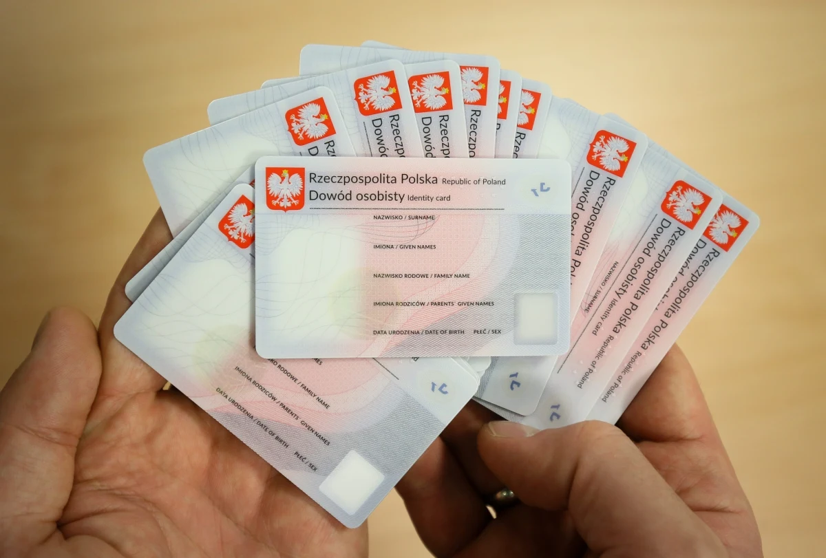 19 osób oskarżonych o udział w grupie przestępczej, która przerabiała i sprzedawała dokumenty. Grupa zajmowała się głównie fałszowaniem dowodów osobistych i praw jazdy. Prokuratura w Opolu skierowała do sądu akt oskarżenia w tej sprawie.