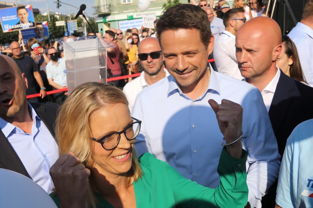 "W poniedziałek o godz. 20.30 organizujemy w Lesznie debatę prezydencką, zapraszam prezydenta Andrzeja Dudę na tę debatę" - mówił kandydat Koalicji Obywatelskiej na prezydenta Rafał Trzaskowski.