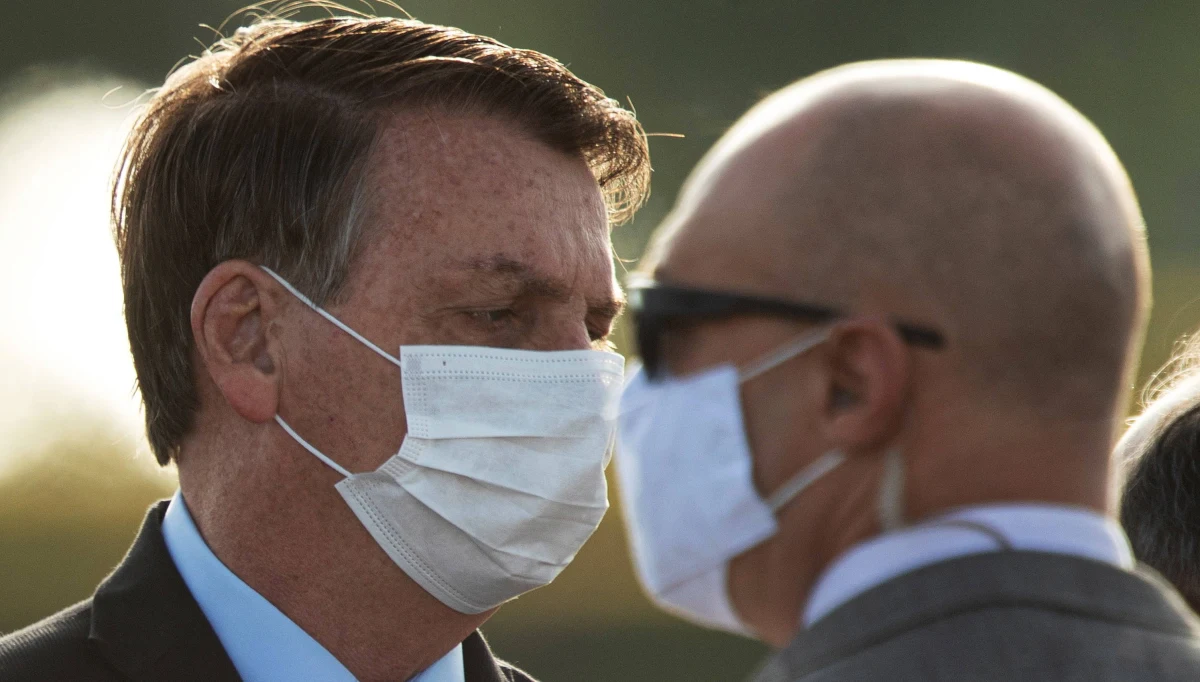 W ciągu ubiegłej doby zarejestrowano w Brazylii 20 229 nowych przypadków koronawirusa, a 620 osób zmarło - podało brazylijskie ministerstwo zdrowia. Media spekulują także co do stanu zdrowia prezydenta Jaira Bolsonaro, u którego miały pojawić się symptomy przypominające Covid-19. 