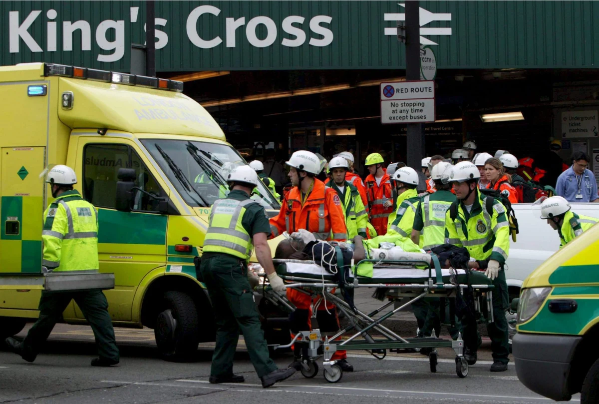 We wtorek przypada 15. rocznica serii dżihadystycznych ataków terrorystycznych w londyńskim metrze i autobusie, w których zginęły 52 osoby. Były to pierwsze samobójcze zamachy bombowe w Wielkiej Brytanii i do dziś pozostają najtragiczniejszymi pod względem liczby ofiar.