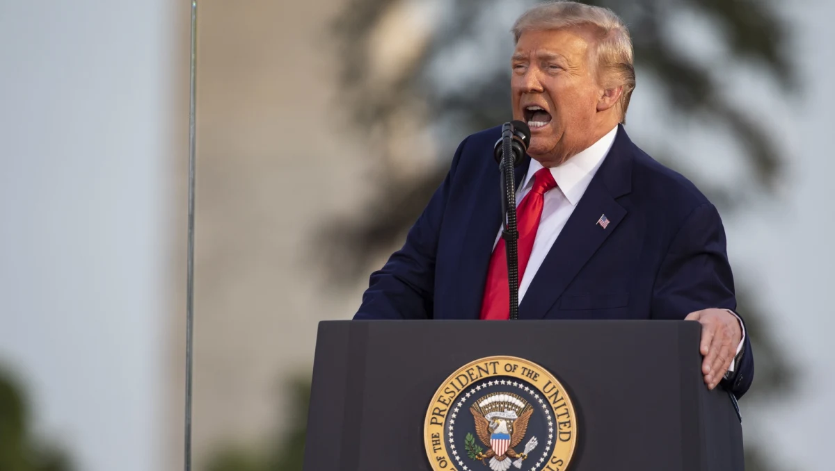 Prezydent Donald Trump oficjalnie wycofał USA ze Światowej Organizacji Zdrowia (WHO), zarzucając jej spóźnioną reakcję na pandemię koronawirusa - poinformował we wtorek na Twitterze wywodzący się z Partii Demokratycznej członek Komisji Senatu ds. zagranicznych Robert Menendez.