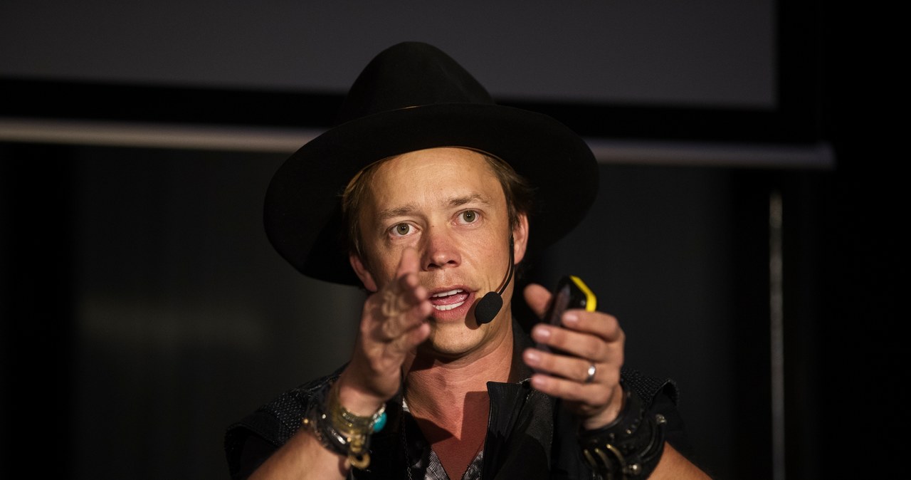 Niespodziewanie do wyścigu o fotel prezydenta USA dołączył Brock Pierce, który jest milionerem z branży kryptowalut, a także gwiazdą dawnych filmów Disneya. Zagrał m.in. w "Potężnych Kaczorach".