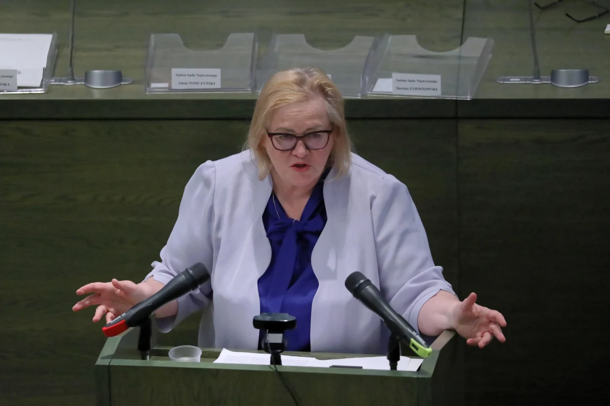 Pierwsza Prezes Sądu Najwyższego Małgorzata Manowska wyjeżdża jutro ze swoją pierwszą od momentu objęcia stanowiska zagraniczną wizytą: spotka się z przedstawicielami Rady Europy i Europejskiego Trybunału Praw Człowieka w Strasburgu. Te ustalenia korespondentki RMF FM Katarzyny Szymańskiej-Borginon potwierdził Daniel Holtgen, rzecznik Sekretarz Generalnej Rady Europy. Jak dowiedziała się ponadto nasza dziennikarka, rozmowy sędzi Manowskiej w Strasburgu dotyczyć będą zarzutów o łamanie w Polsce zasad praworządności, a w szczególności krytykowanych przez Radę Europy i instytucje Unii Europejskiej zmian w Sądzie Najwyższym.