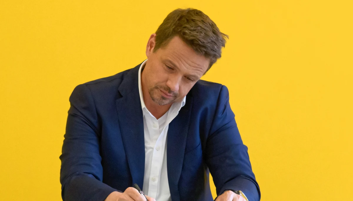 Kandydat KO na prezydenta Rafał Trzaskowski zaapelował do prezydenta Andrzeja Dudy, aby do czwartkowego wieczora ujawnił informacje dotyczące ułaskawień. Zdaniem Trzaskowskiego, system ułaskawień musi być jak najbardziej przejrzysty. 