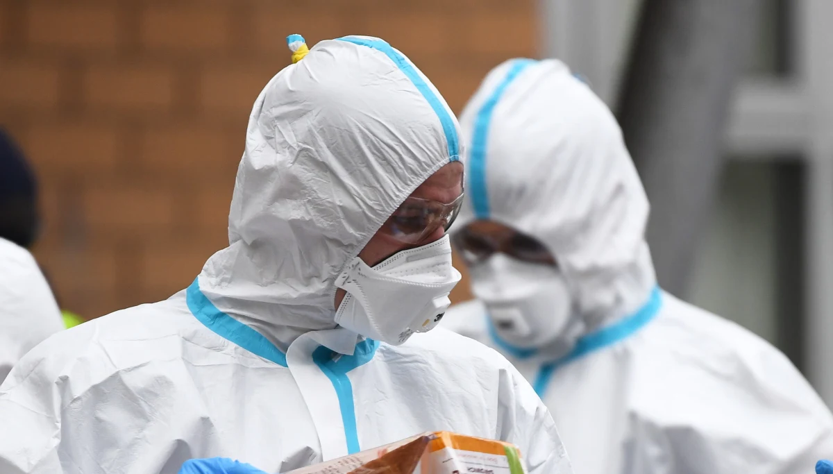 ​6 członków komisji wyborczych i 6 pracowników Urzędu Gminy Mniszków w powiecie opoczyńskim w Łódzkiem jest zakażonych koronawirusem. Tuż przed drugą turą wyborów gmina musiała uzupełniać składy komisji i wprowadzać dodatkowe procedury. Wcześniej w Mniszkowie nie odnotowano zakażeń.