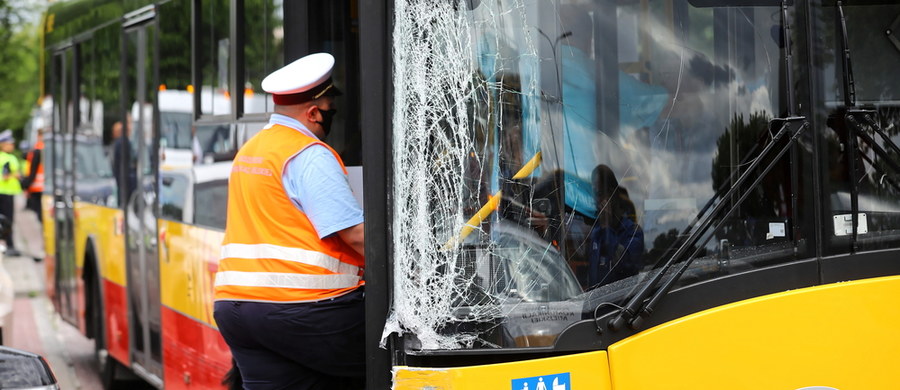 Główny Inspektor Transportu Drogowego Alvin Gajadhur poinformował, że pierwsze wyniki kontroli w firmie Arriva wskazują na to, że były wykrywane pewne nieprawidłowości w zakresie nieprzestrzegania norm czasu pracy kierowców. Mazowiecki Wojewódzki Inspektor Transportu Drogowego Krzysztof Chojnacki wyjaśnił, że kontrole w trzech przedsiębiorstwach świadczących usługi przewozowe na terenie Warszawy po raz pierwszy mają formułę kontroli krzyżowej. "Skala materiału, jaki musimy przeanalizować, jest przeogromna" – przyznał. 