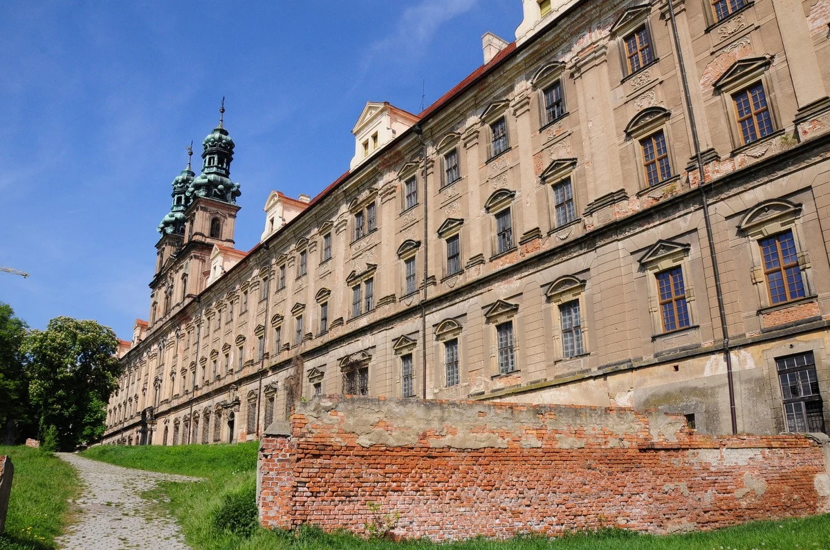 Reporterskie śledztwo dotyczące skarbu ma za sobą dziennikarz i pasjonat historii Tomasz Bonek. Swoje odkrycia spisał w książce "Zaginione złoto Hitlera". Dziś (08.07) podzieli się nimi w ramach Dolnośląskiego Festiwalu Tajemnic.  