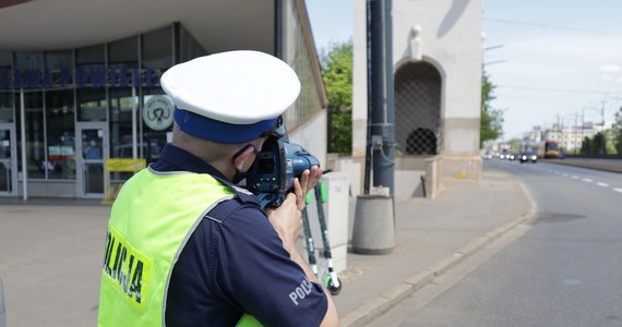 "Nie ma projektu ws. zmian wysokości mandatów, tylko jest szeroka dyskusja, która odbywa się również z organizacjami pozarządowymi; nie sądzę, żeby w najbliższych miesiącach ta dyskusja zakończyła się" - powiedział w piątek premier Mateusz Morawiecki.