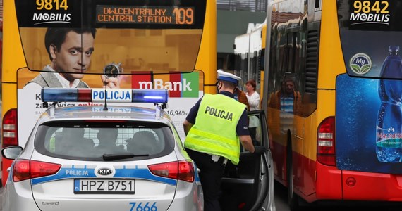 "Ostatniej doby skontrolowaliśmy 253 kierowców autobusów. Wszystkie wyniki były negatywne" - poinformował w piątek asp. szt. Mariusz Mrozek z Komendy Stołecznej Policji.