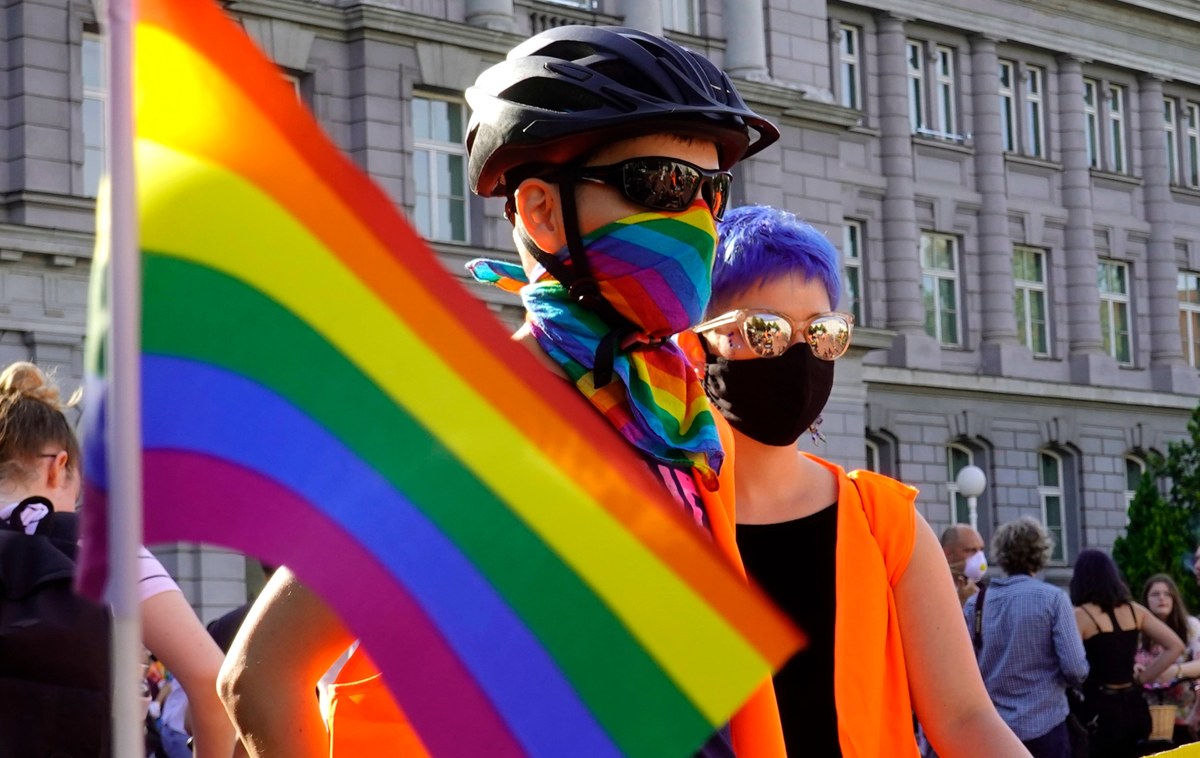 Groźba zawieszenia unijnych funduszy za dyskryminowanie mniejszości seksualnych poruszyła samorządowców. "Zostaliśmy źle zrozumiani", "źle wyszło" - usłyszał reporter RMF FM w samorządach, które przyjęły uchwały tworzące "strefy wolne od LGBT". 