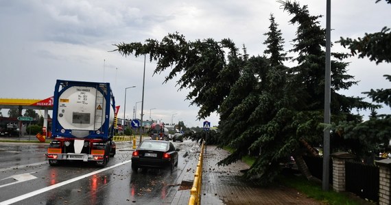 Ponad tysiąc razy wyjeżdżali do akcji strażacy w całym kraju w związku z burzami, które przeszły nad Polską. Najwięcej zdarzeń odnotowano na Mazowszu. 