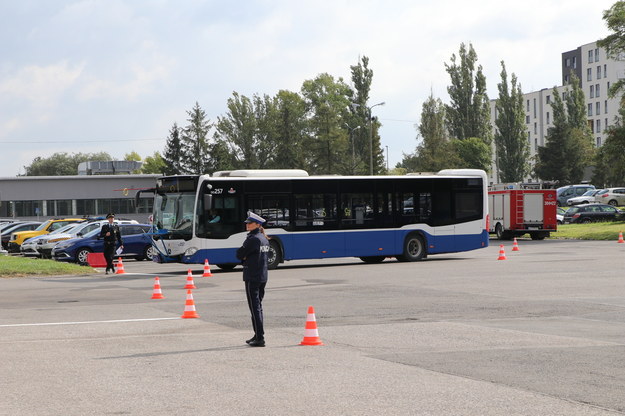 Kraków: Sanepid poszukuje pasażerów dwóch autobusów