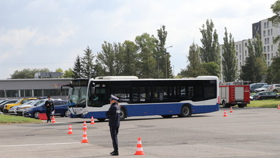 Kraków: Sanepid poszukuje pasażerów dwóch autobusów