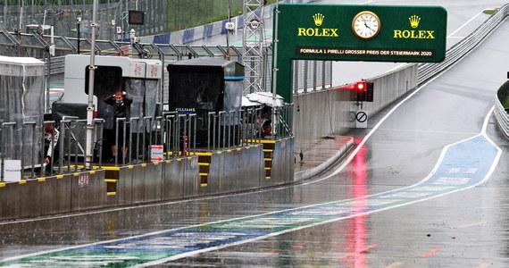Ze względu na ulewny deszcz odwołano ostatni, trzeci trening przed niedzielnym wyścigiem o Grand Prix Styrii na torze w Spielbergu. Pod znakiem zapytania stoją kwalifikacje do drugiej rundy mistrzostw świata Formuły 1.