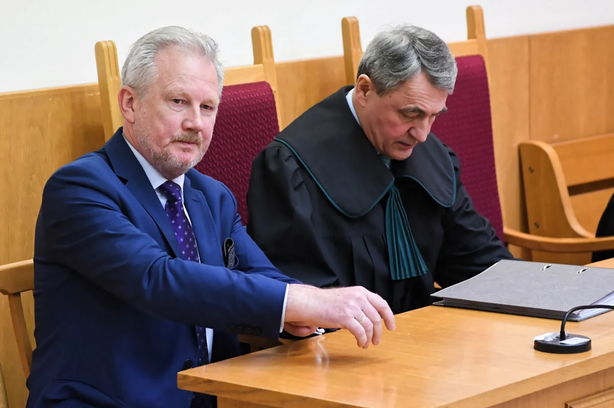 W maju minęło sześć lat od brutalnego pobicia byłego wiceszefa KNF Wojciecha Kwaśniaka, który nadzorował badanie nieprawidłowości w SKOK Wołomin. Na wniosek obrony sąd przesłuchuje kolejnych świadków w procesie. 