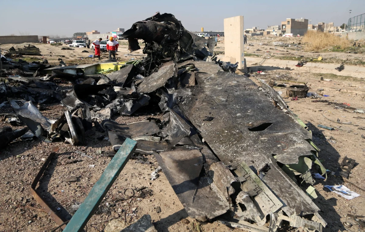 Załoga obsługująca system kierowanych rakiet ziemia-powietrze ponosi całkowitą odpowiedzialność za zestrzelenie przez Gwardię Rewolucyjną w styczniu ukraińskiego samolotu pod Teheranem - wynika z raportu Irańskiej Organizacji Lotnictwa Cywilnego, którego treść omawia agencja AP.