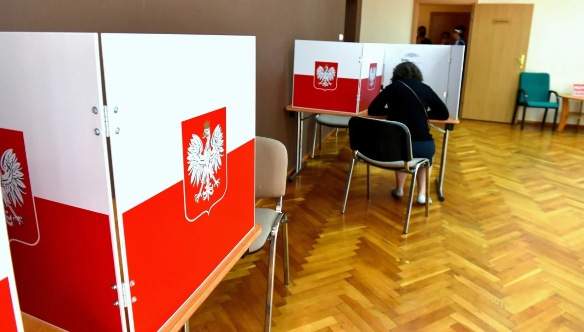 Od początku ciszy wyborczej do niedzieli do godz. 14 policjanci w całym kraju odnotowali 382 incydenty w związku z wyborami. Większość z nich dotyczyła zrywania plakatów i umieszczania na nich obraźliwych napisów - powiedział w niedzielę PAP podkom. Antoni Rzeczkowski z Komendy Głównej Policji.