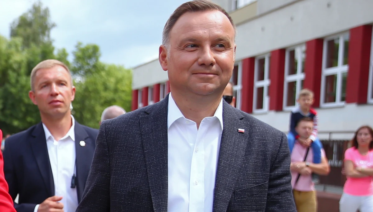 W 2015 roku I tura wyborów prezydenckich odbyła się 10 maja 2015 roku. Wystartowało w niej 11 kandydatów. Głosowanie wygrał Andrzej Duda przed Bronisławem Komorowskim. Ci kandydaci zmierzyli się 2 tygodnie później w II turze.