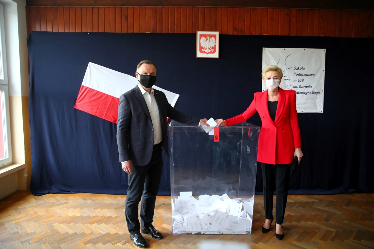 Prezydent Andrzej Duda zwyciężył w II turze polskich wyborów prezydenckich w USA, uzyskując 54,96 proc. głosów. Kandydat KO Rafał Trzaskowski otrzymał 45,04 proc. głosów.