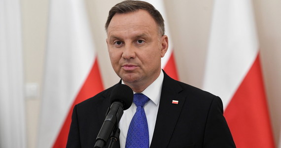 Andrzej Duda zdobył 10 440 648 głosów, co stanowi 51,03 procent poparcia. Rafał Trzaskowski zdobył 10 018 263 głosów, czyli 48,97 procent – tak wynika z informacji podanych przez Państwową Komisję Wyborczą. To wyniki ze wszystkich obwodów głosowania. Frekwencja w II turze wyniosła 68,18 procent. Andrzej Duda będzie prezydentem przez kolejne 5 lat do 2025 roku.