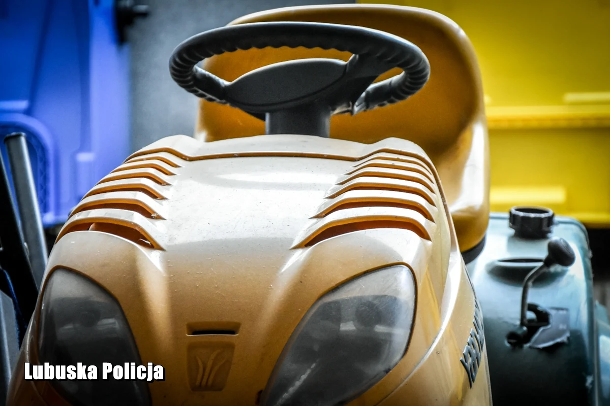 Policjanci z Witnicy (Lubuskie) zatrzymali mężczyznę, który po jednej z ulic jechał kosiarką-traktorkiem mając ponad promil alkoholu w organizmie. Nie ścinał trawy, lecz potraktował kosiarkę jako środek transportu – poinformował we wtorek Grzegorz Jaroszewicz z Komendy Miejskiej Policji w Gorzowie.