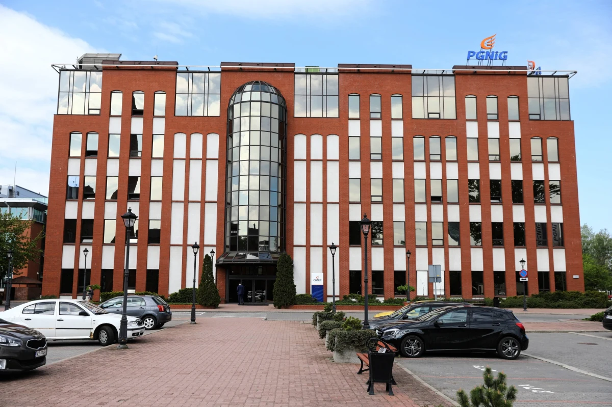 PKN Orlen podpisał list intencyjny ze Skarbem Państwa ws.przejęcia kontroli kapitałowej nad Polskim Górnictwem Naftowym i Gazownictwem (PGNiG) - poinformował PKN w komunikacie.
