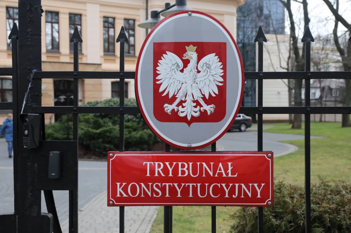 Zeszłoroczna reforma Kodeksu karnego zaskarżona do TK przez prezydenta Andrzeja Dudę przed jej podpisaniem jest niezgodna z konstytucją ze względu na naruszenie procedury legislacyjnej - orzekł we wtorek Trybunał Konstytucyjny. Zaskarżona nowelizacja m.in. zaostrzała kary, w tym za przestępstwa pedofilskie.