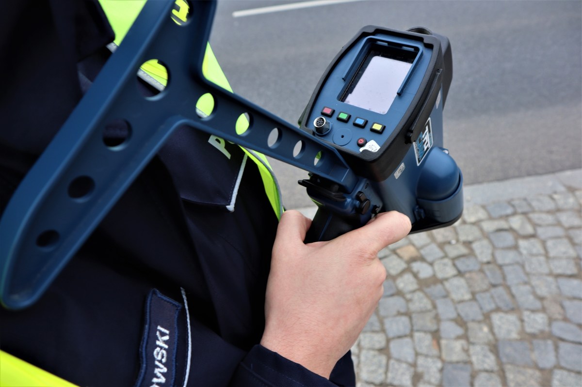 Sąd unieważnił wartą ponad 150 mln zł umowę na system łączności, który nie zważając na wcześniejsze wyroki, policja zleciła Motoroli - podaje w środę "Puls Biznesu".
