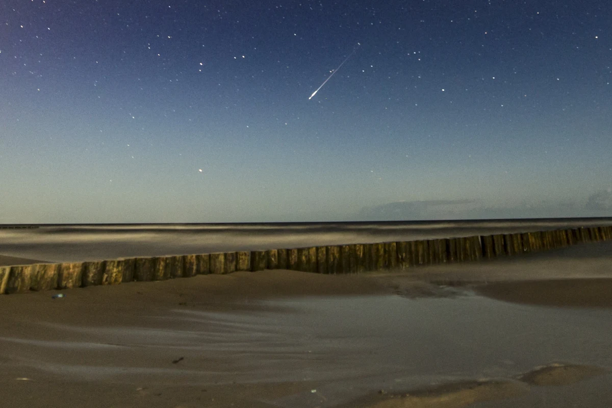 Do końca lipca wieczorami bardzo dobrze widać z terenu Polski przeloty Międzynarodowej Stacji Kosmicznej (ISS). Można ją zobaczyć nawet kilka razy w ciągu jednego wieczoru.
