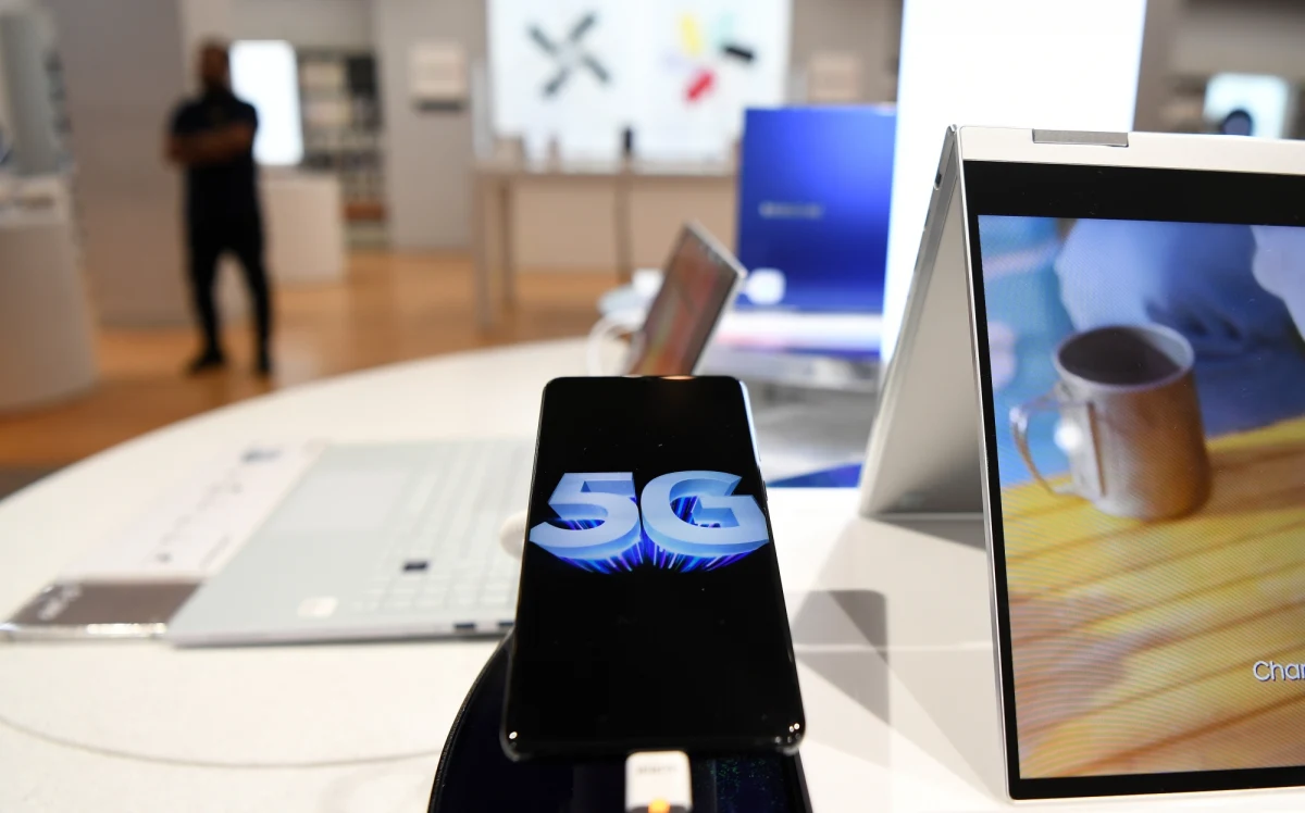 Chiny podejmą wszelkie konieczne kroki, by bronić swoich interesów – oświadczyła w środę rzeczniczka chińskiego MSZ Hua Chunying, potępiając decyzję rządu Wielkiej Brytanii o usunięciu sprzętu chińskiego koncernu Huawei z sieci 5G do końca 2027 roku.