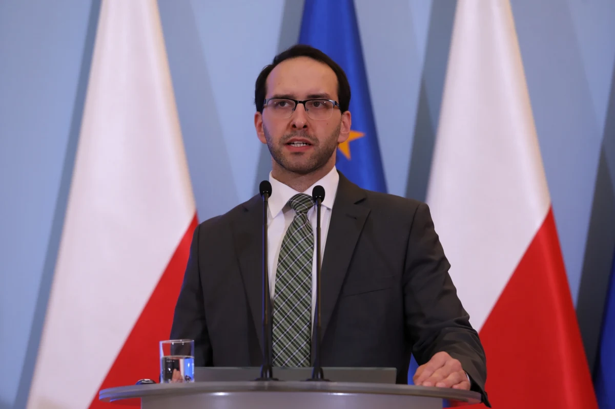 Główną odpowiedzialność za rozmowę prezydenta Andrzeja Dudy z rosyjskimi prowokatorami podszywającymi się pod sekretarza generalnego ONZ najprawdopodobniej ponosi pracownik polskiego przedstawicielstwa przy Narodach Zjednoczonych - tak informuje w komunikacie rzecznik koordynatora polskich służb specjalnych Stanisław Żaryn.