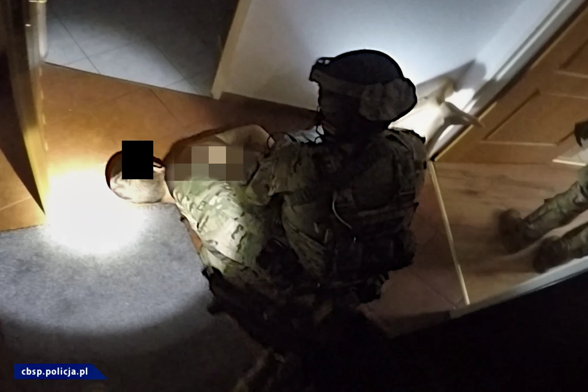 Funkcjonariusze Centralnego Biura Śledczego Policji oraz Komendy Miejskiej w Bielsku-Białej zatrzymali Rafała M. podejrzanego o śmiertelne pobicie Ryszarda R. w 2016 roku na dyskotece w Bielsku-Białej. 