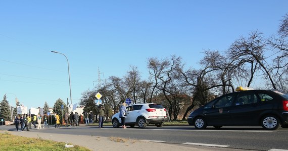 Około trzech godzin trwał protest mieszkańców na drodze krajowej numer 78 w Świerklańcu na Śląsku. Domagali się zainstalowania sygnalizacji świetlnej, która ułatwi im przechodzenie przez jezdnię. 