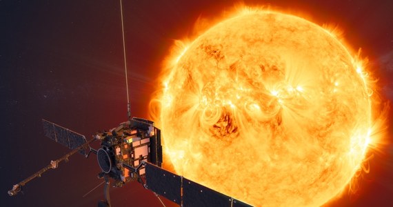 Pierwsze zdjęcia Słońca uzyskane przez sondę kosmiczną Solar Orbiter zaprezentowała Europejska Agencja Kosmiczna (ESA). To pierwsze fotografie tej gwiazdy uzyskane z tak bliskiej odległości. Widać na nich miniaturowe rozbłyski słoneczne, których dotąd nie obserwowano szczegółowo.