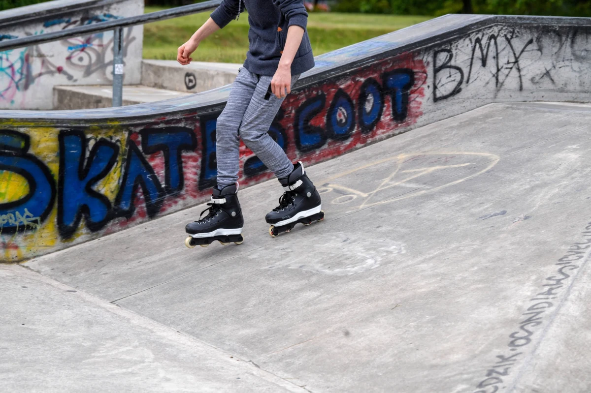 Sanepid potwierdził zakażenie koronawirusem u czterech opiekunek i dwóch uczestniczek obozu artystycznego w Rabce Zdroju w Małopolsce. W sumie zakażonych jest już osiem osób, a 12 kolejnych zostało objętych kwarantanną i wytypowano do badań. 