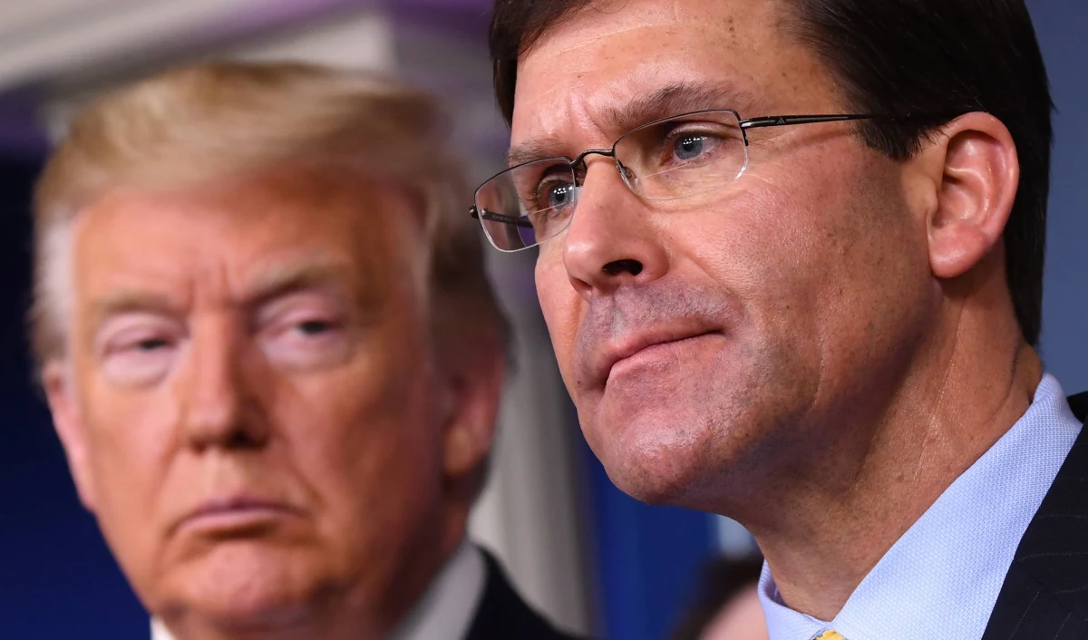 Sekretarz obrony USA Mark Esper zakazał wywieszania na amerykańskich obiektach wojskowych na całym świecie flagi pokonanej w wojnie secesyjnej Konfederacji - potwierdza Reuters, powołując się na udostępniony mu tekst zalecenia szefa Pentagonu. Agencja zaznacza, że decyzja ta może doprowadzić do zwiększenia napięć między Esperem a prezydentem Donaldem Trumpem.