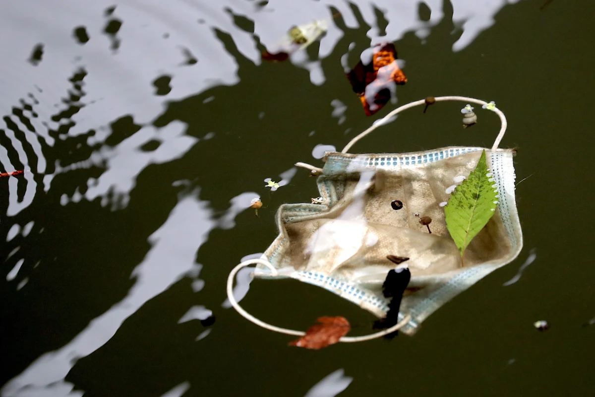 Światowa Organizacja Zdrowia (WHO) poinformowała o rekordowym dobowym wzroście liczby zakażeń koronawirusem na świecie. W ciągu ostatnich 24 godzin zarejestrowano 237 743 nowe przypadki infekcji SARS-CoV-2.